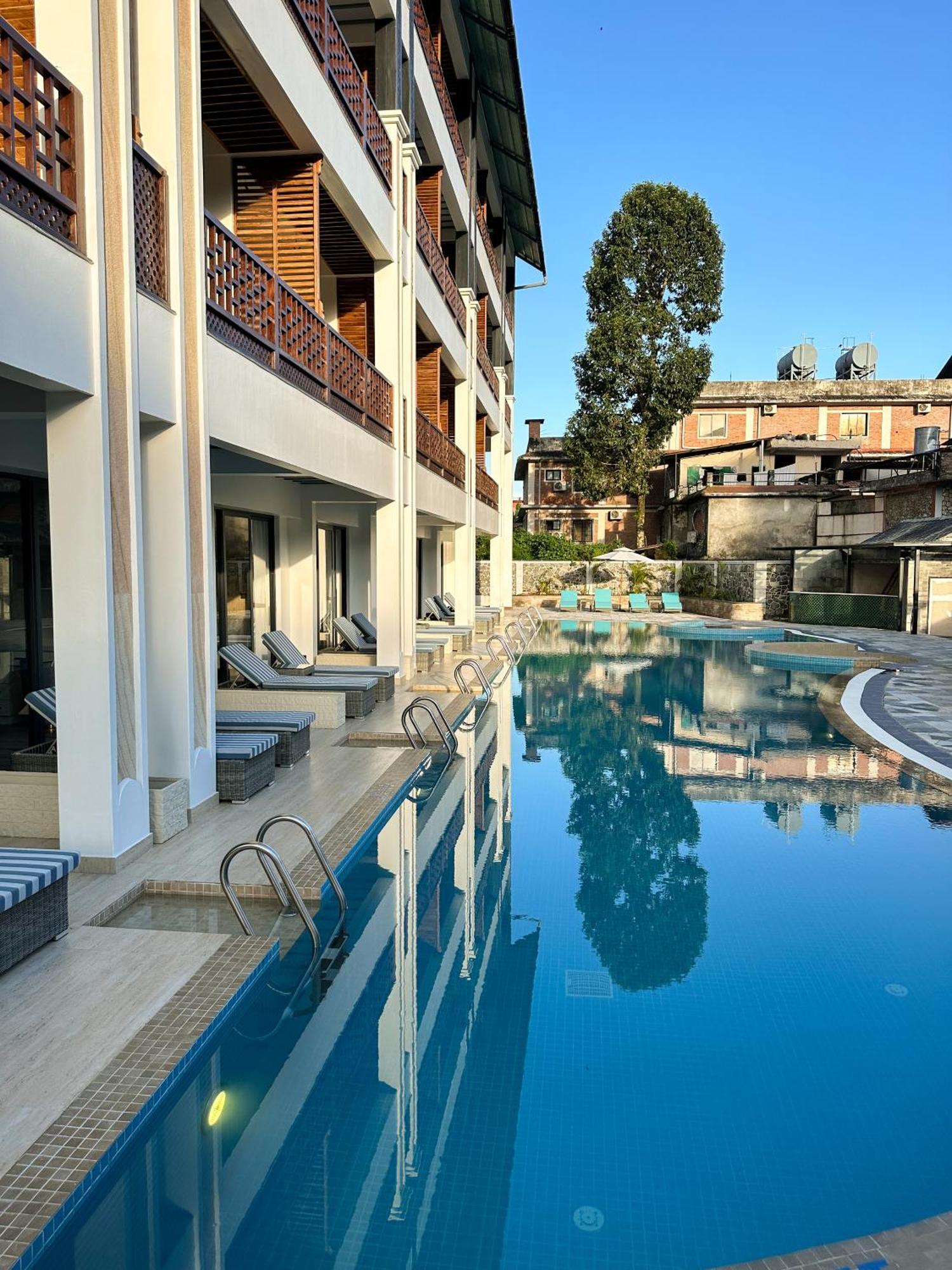 Lake View Resort Pokhara Esterno foto