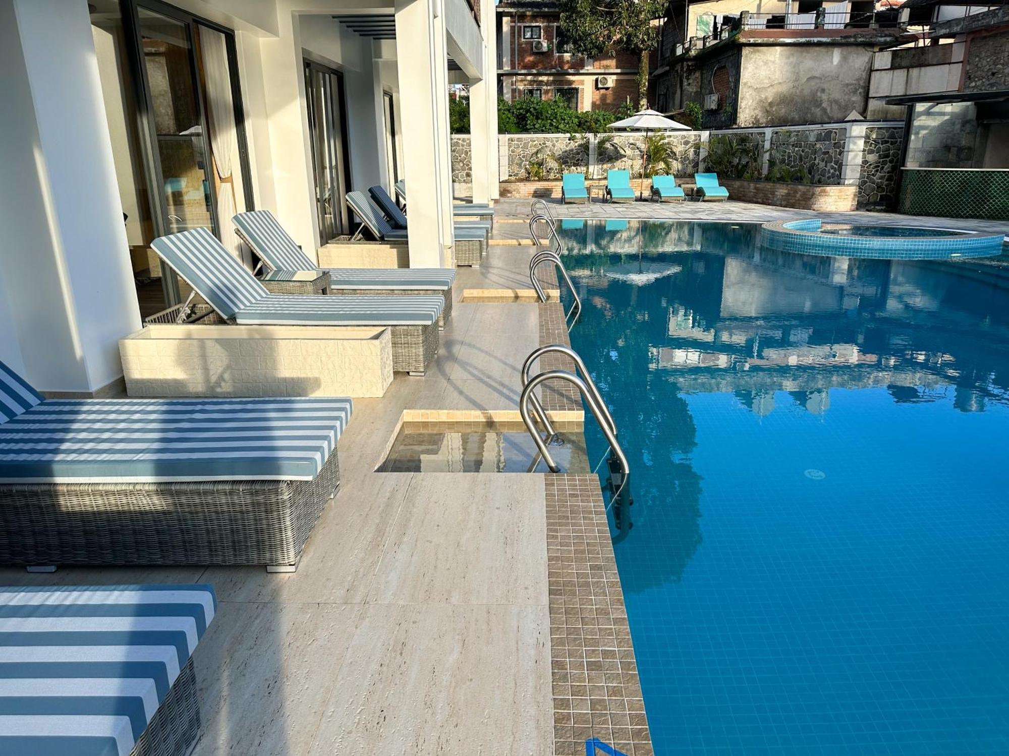Lake View Resort Pokhara Esterno foto