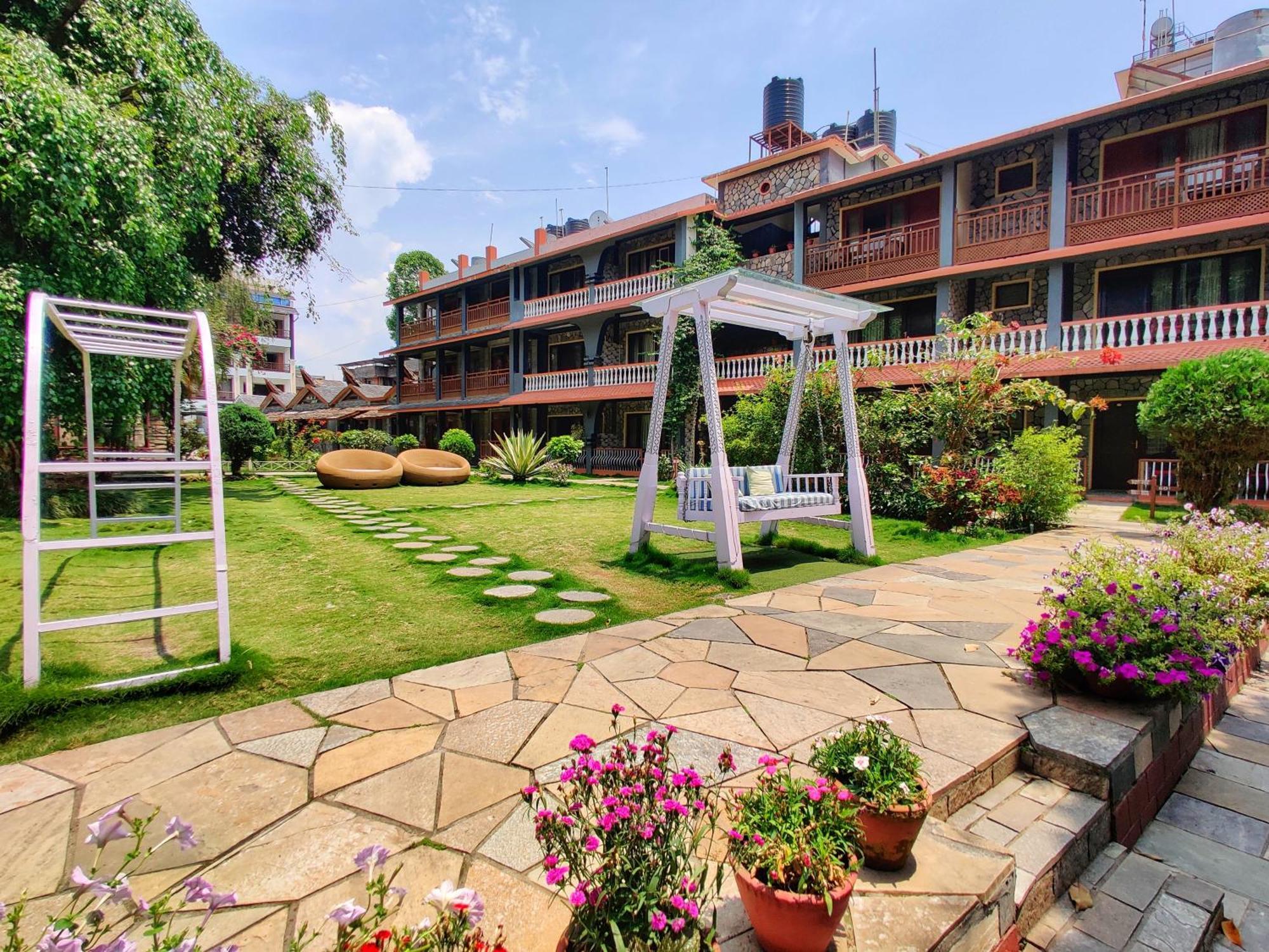 Lake View Resort Pokhara Esterno foto