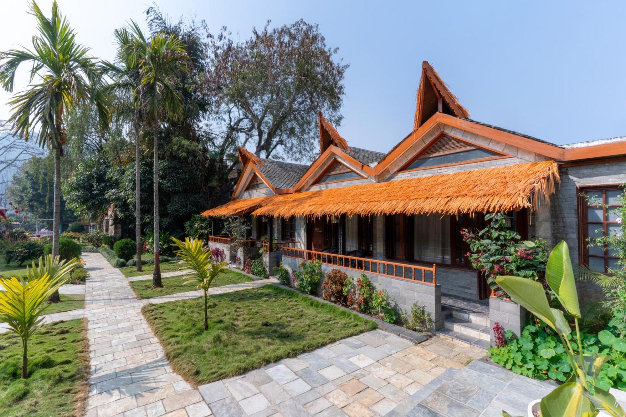 Lake View Resort Pokhara Esterno foto