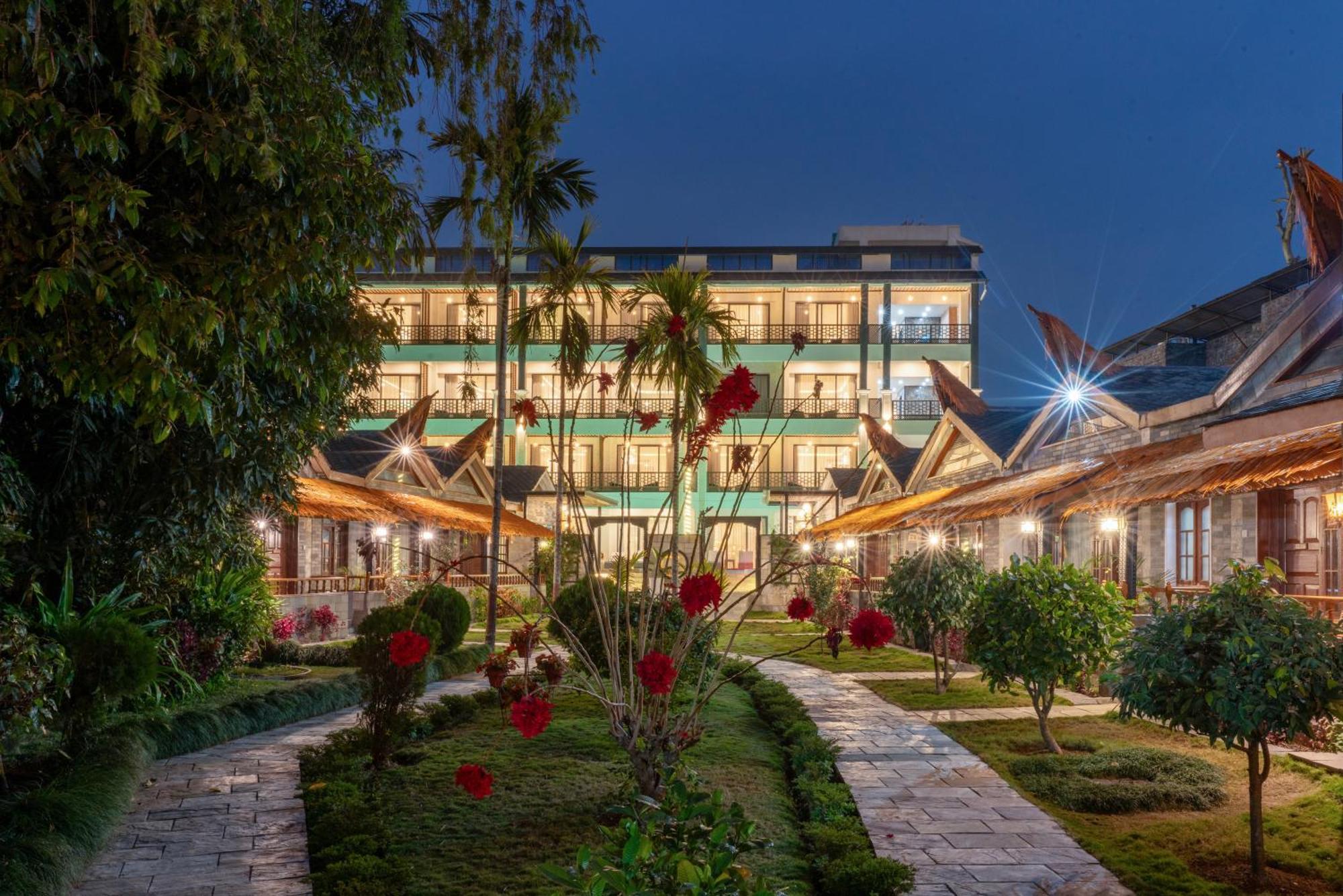 Lake View Resort Pokhara Esterno foto